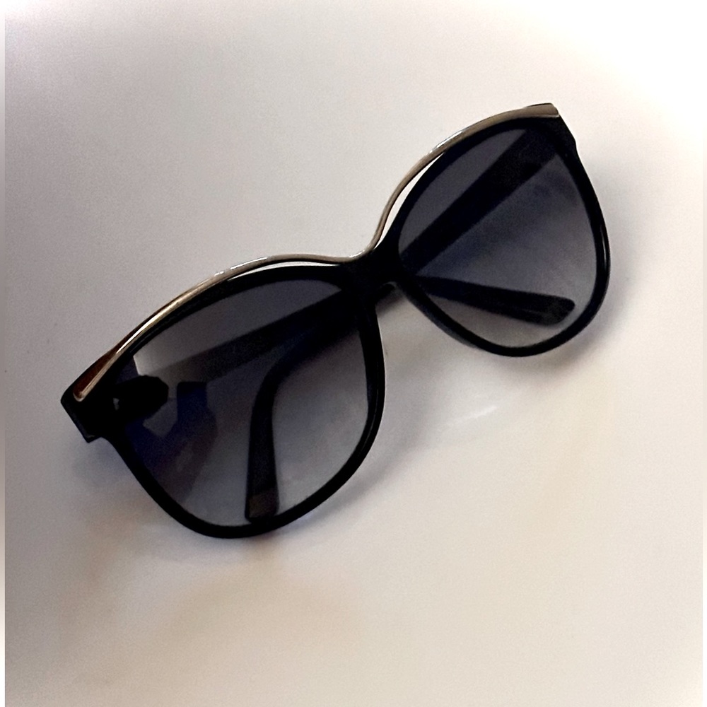 Authentic Gucci Women’s Black Sunglasses